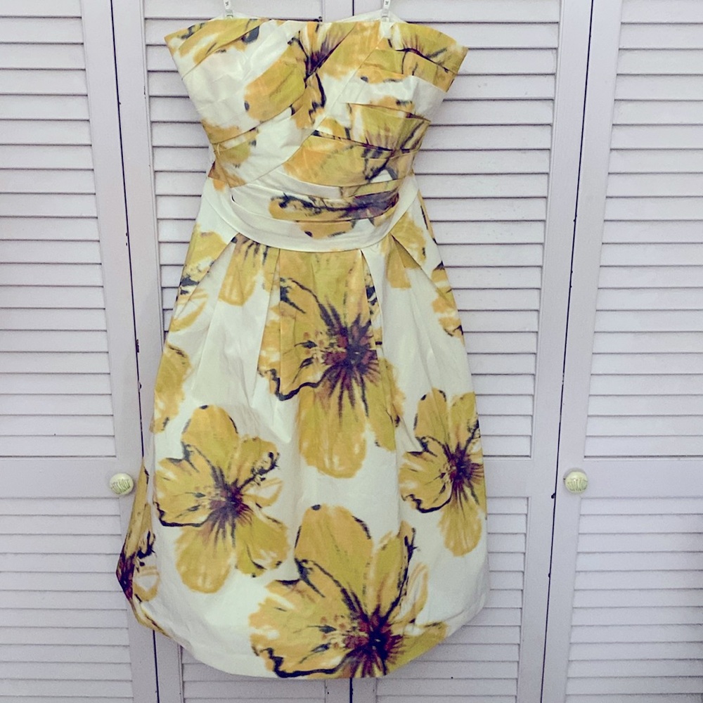 Monique Lhuillier Floral Strapless